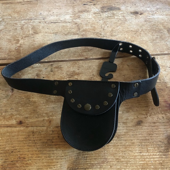 Free People Accessories - Free People black leather belt pouch bag NWOT